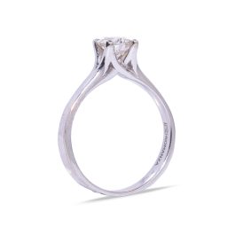 Anillo de compromiso solitario