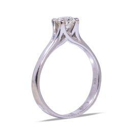 Anillo de compromiso solitario