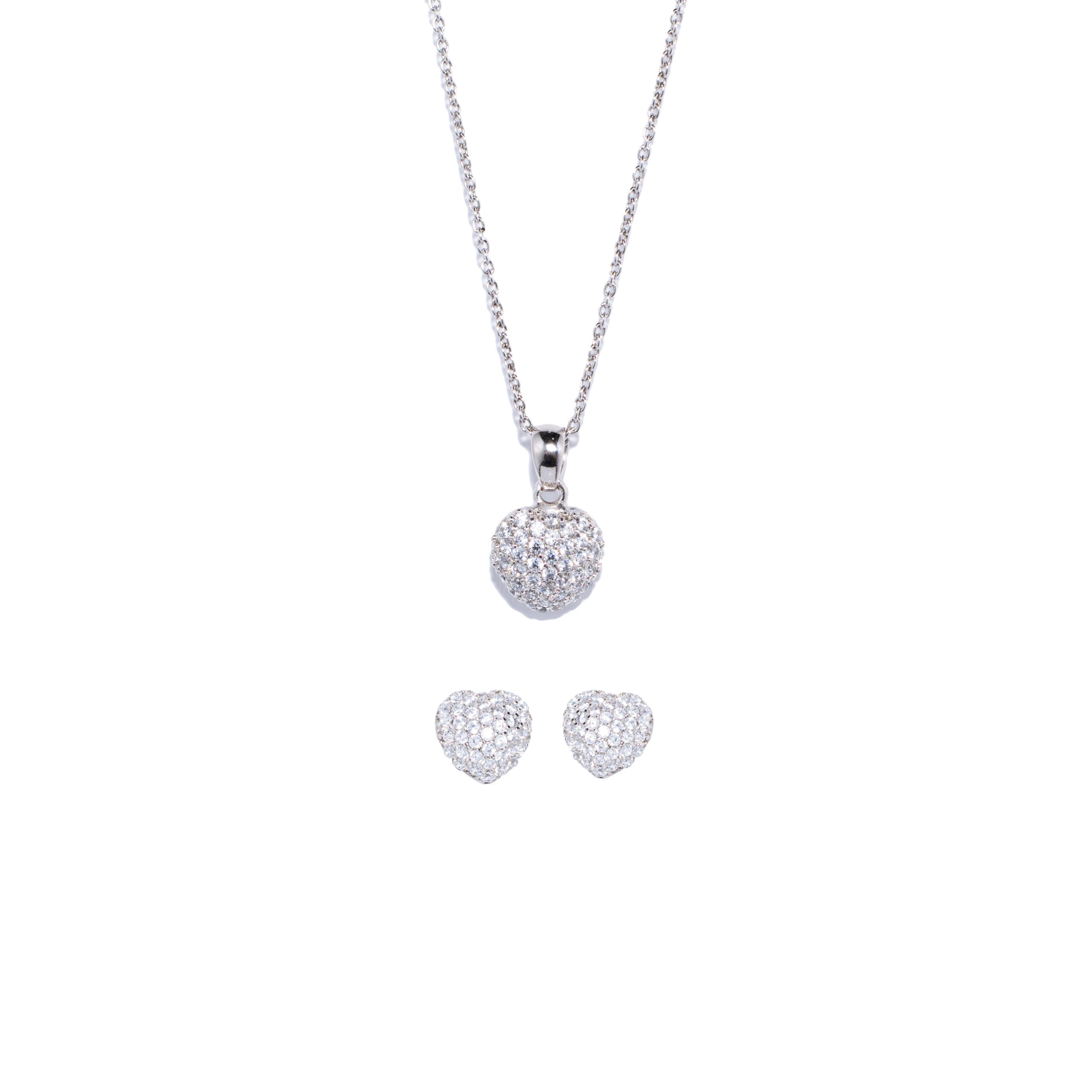 Juego de aretes, dije y cadena corazones